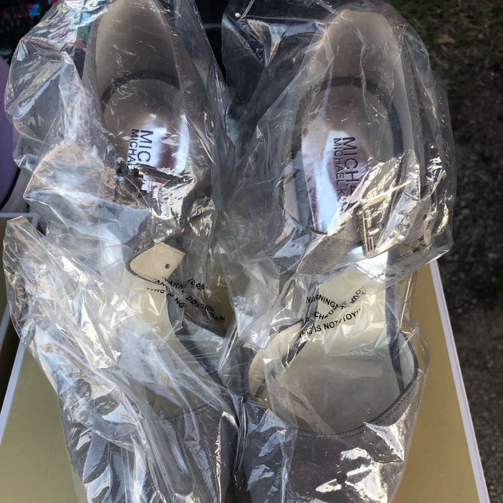 Size 9.5M Gray Michael Kors Dress Shoes